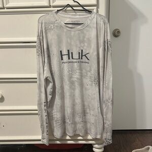Huk Light Gray Performance Fishing Shirt
